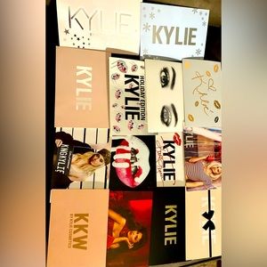 Kardashian makeup postcards